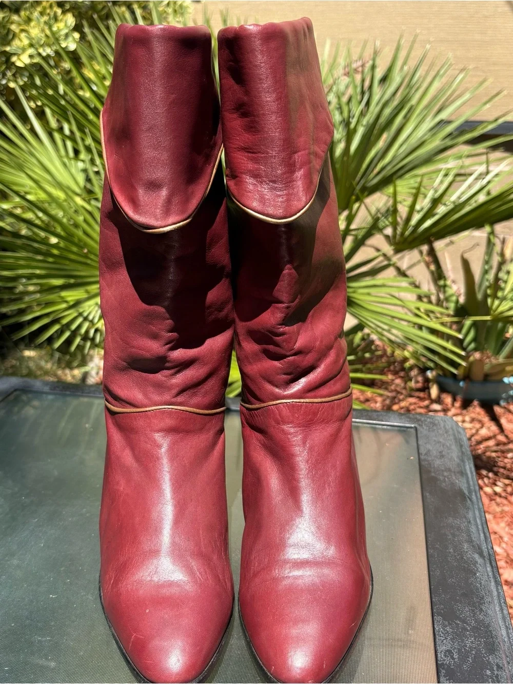 Vintage Italian Burgundy/Gold Trim Leather Slouch EU Size 38 Mid-calf Heels - Picture 3 of 9